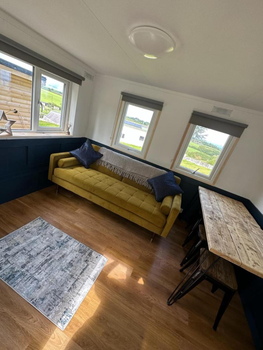Hotel Tracey'S Hideaway - With Hot Tub & Amazing Views Llanasa Exterior foto