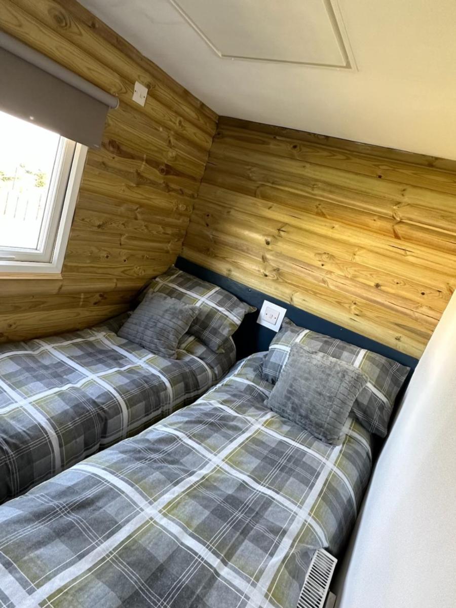 Hotel Tracey'S Hideaway - With Hot Tub & Amazing Views Llanasa Exterior foto